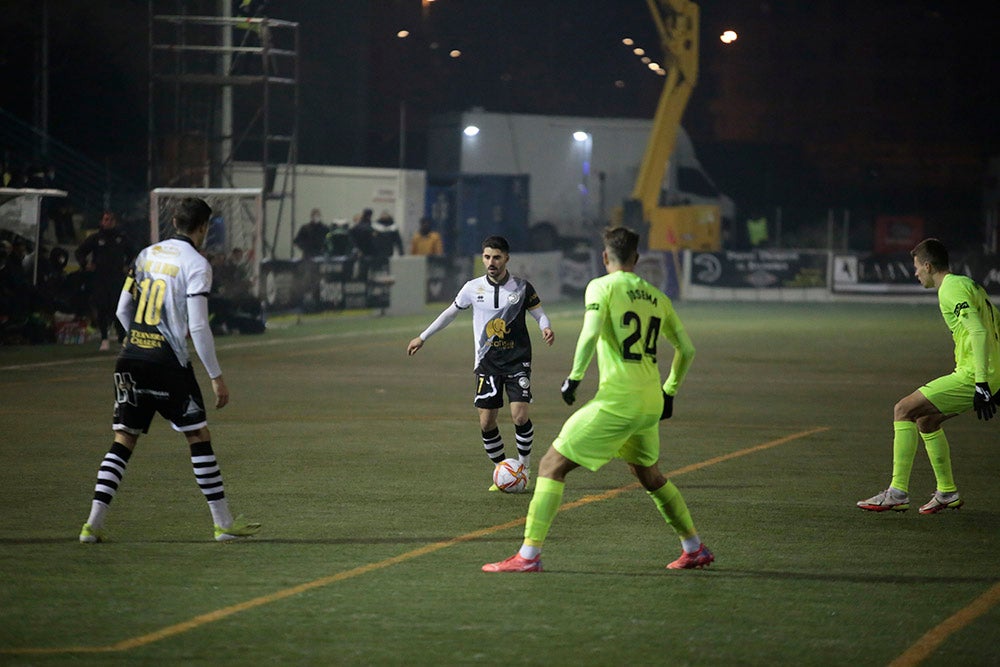 Un cruel final con gol en propia puerta apea de la Copa a un gran Unionistas ante el Elche de Primera (0-1)