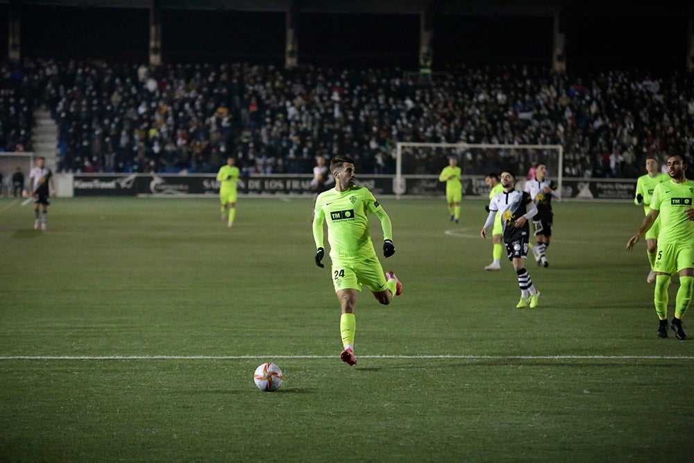 Un cruel final con gol en propia puerta apea de la Copa a un gran Unionistas ante el Elche de Primera (0-1)