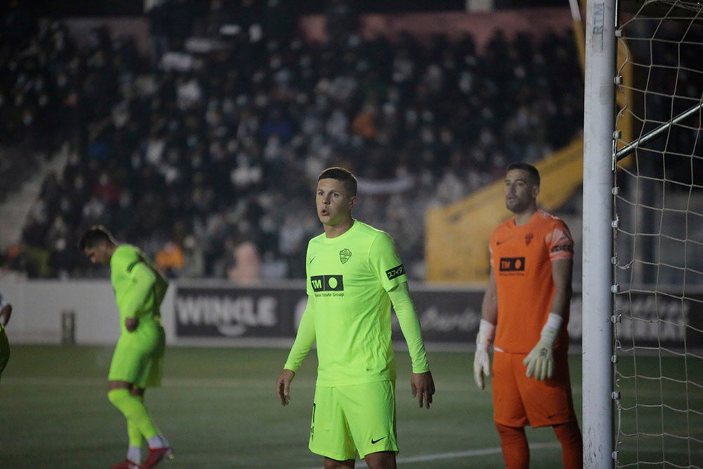 Un cruel final con gol en propia puerta apea de la Copa a un gran Unionistas ante el Elche de Primera (0-1)