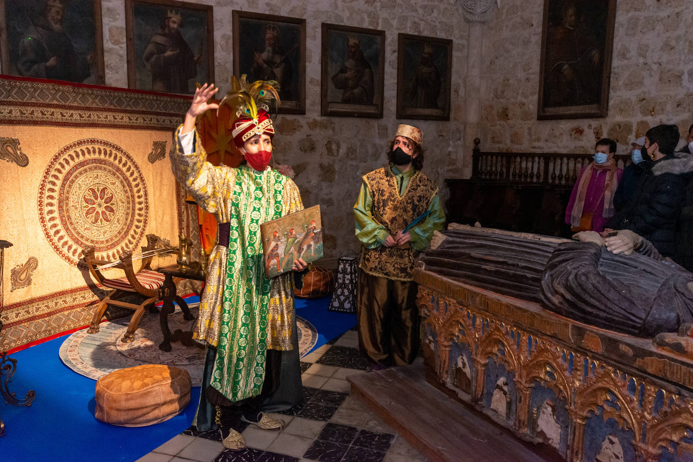 Fotos: Los pajes anuncian la próxima llegada de los Reyes a Palencia