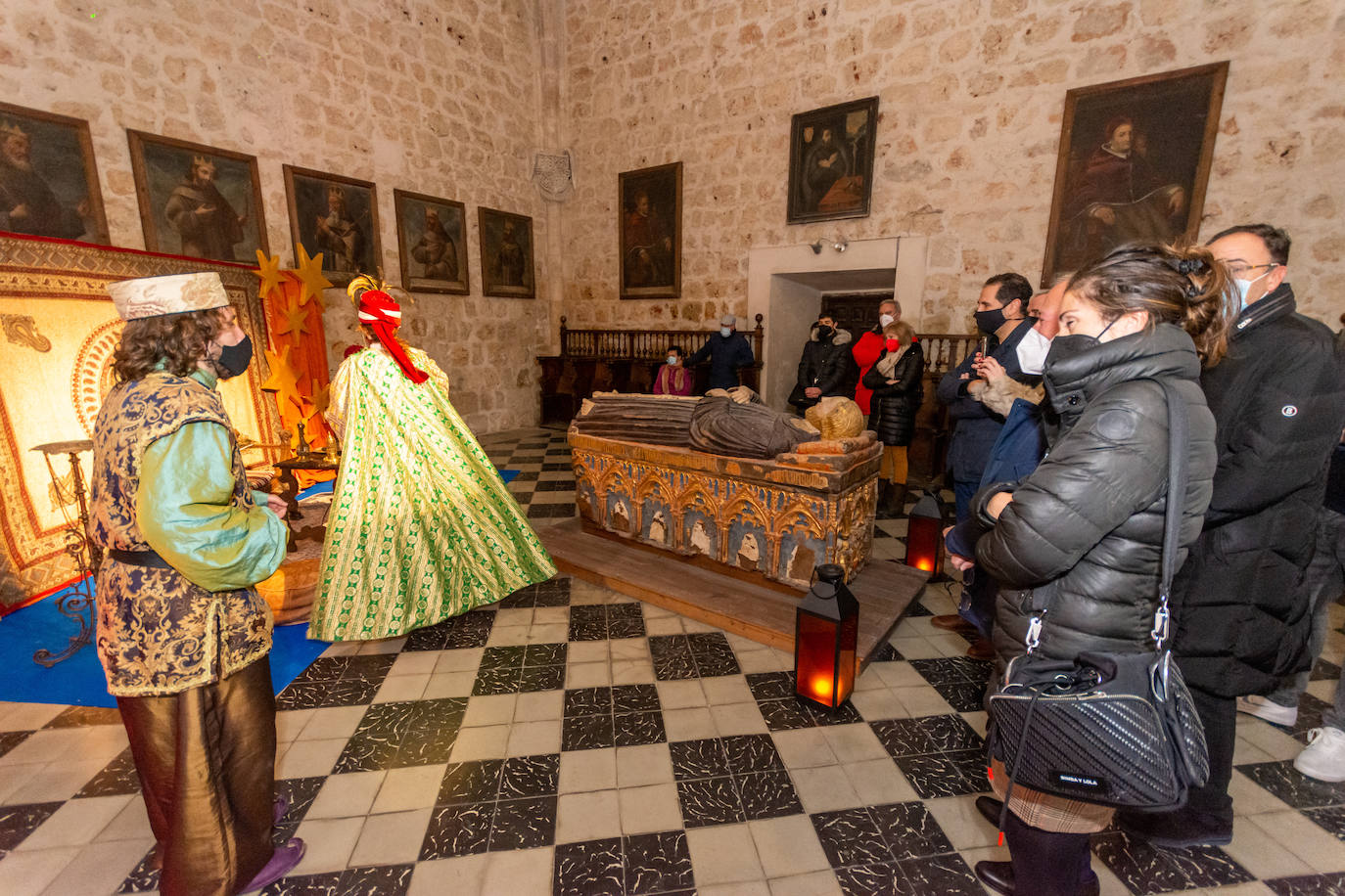 Fotos: Los pajes anuncian la próxima llegada de los Reyes a Palencia