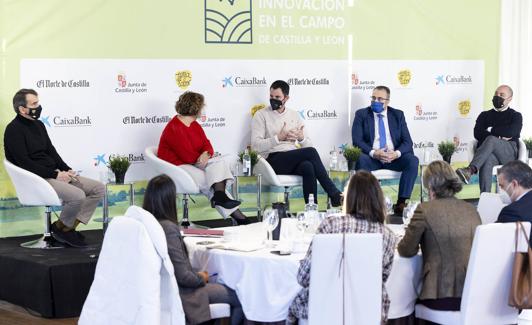 Óscar Diez (Itacyl), la periodista Silvia García Rojo, Rubén Valbuena (Cantagrullas), Evelio Ortega (Carrefour) y Alfonso San Frutos (Willer Comunicación).