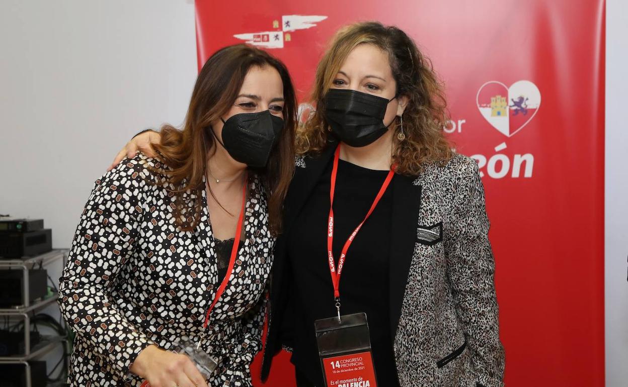 Miriam Andrés, durante el Congreso Provincial de este sábado en Palencia, con Iratxe García. 