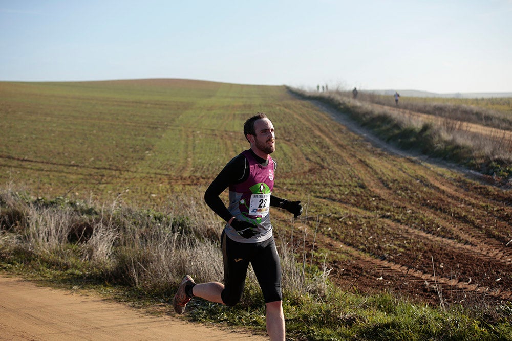 Soleada mañana en los caminos de Cabrerizos para la disputa de la tercera jornada de la Liga de Cross, que alcanza su ecuador al rojo vivo