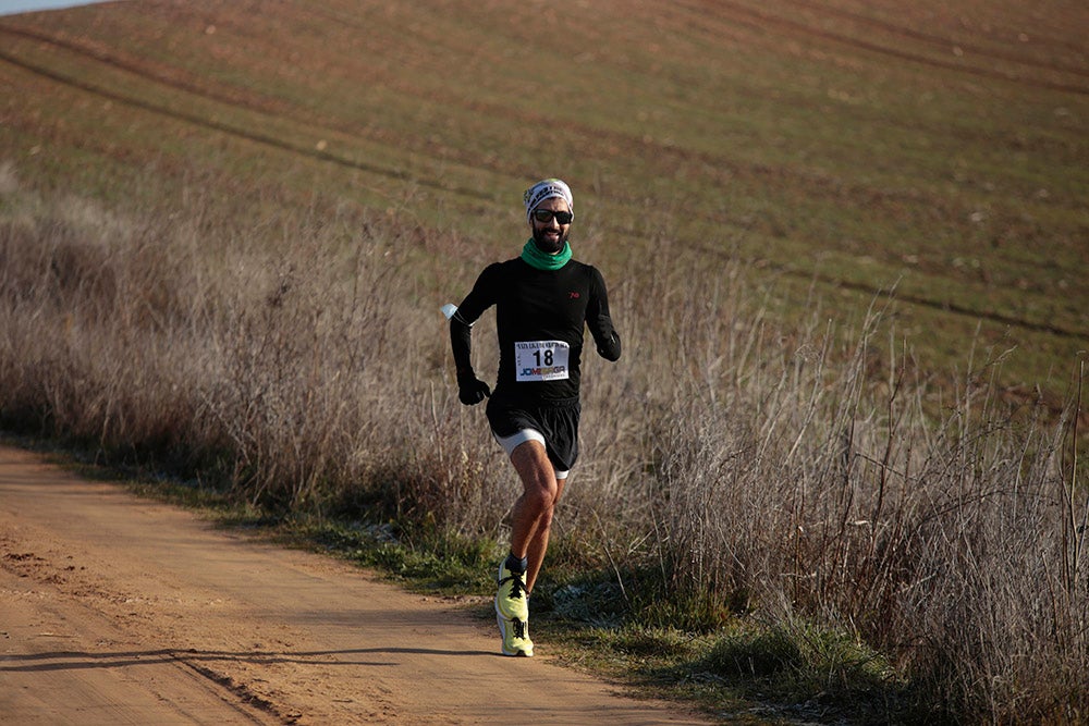 Soleada mañana en los caminos de Cabrerizos para la disputa de la tercera jornada de la Liga de Cross, que alcanza su ecuador al rojo vivo