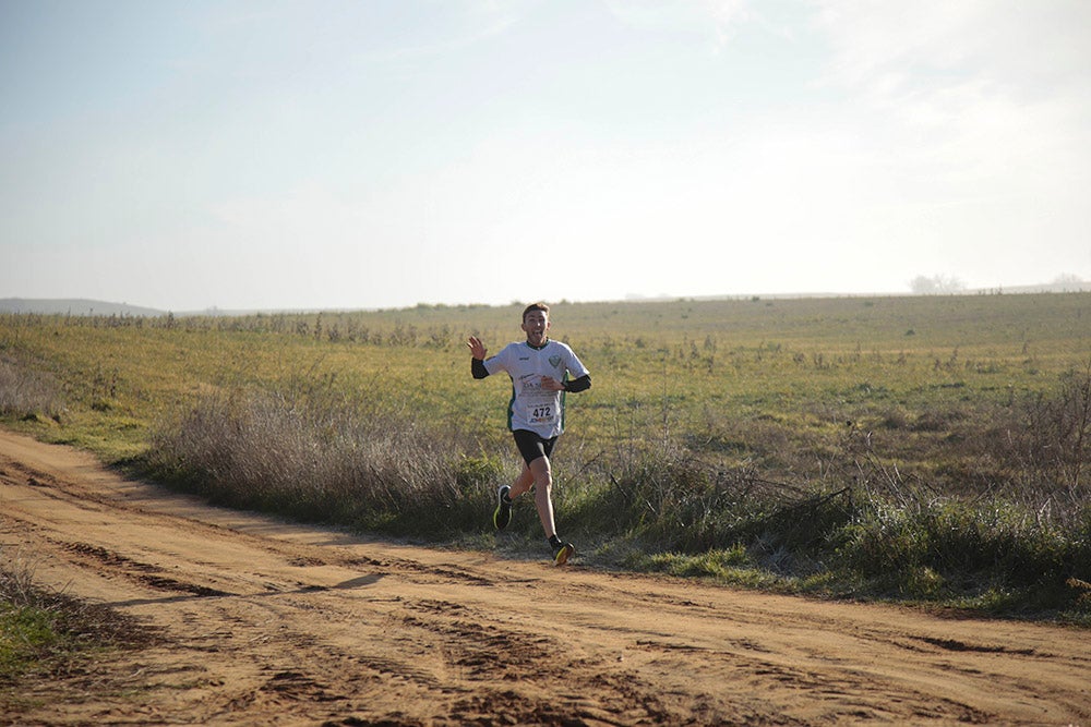 Soleada mañana en los caminos de Cabrerizos para la disputa de la tercera jornada de la Liga de Cross, que alcanza su ecuador al rojo vivo