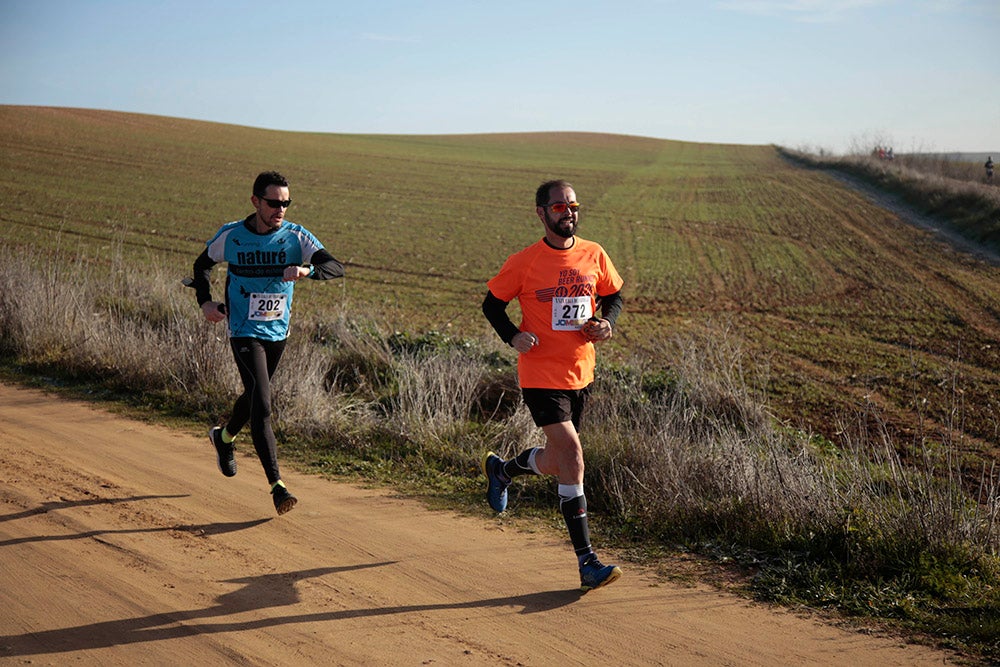 Soleada mañana en los caminos de Cabrerizos para la disputa de la tercera jornada de la Liga de Cross, que alcanza su ecuador al rojo vivo