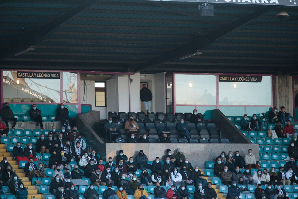 El Salamanca UDS cae con el Pontevedra y pasará las Navidades en puesto de descenso a Tercera RFEF (1-2)