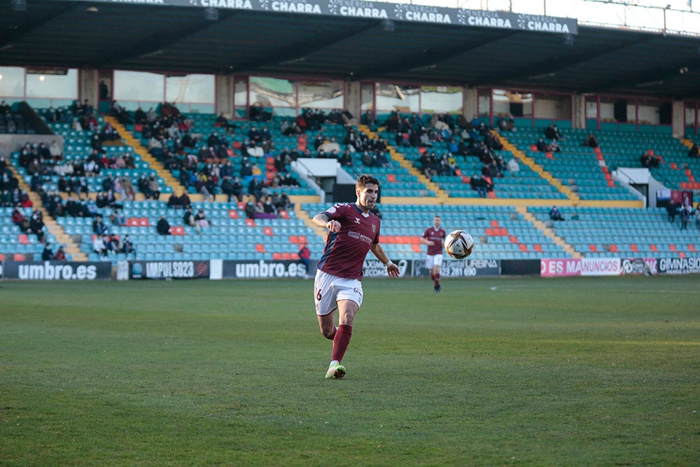 El Salamanca UDS cae con el Pontevedra y pasará las Navidades en puesto de descenso a Tercera RFEF (1-2)