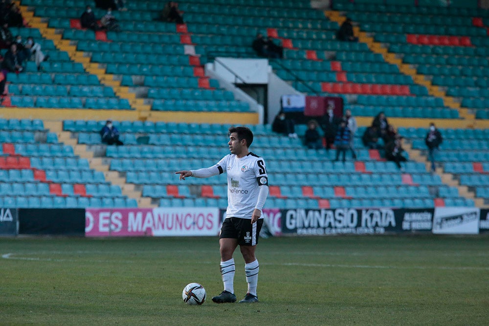 El Salamanca UDS cae con el Pontevedra y pasará las Navidades en puesto de descenso a Tercera RFEF (1-2)