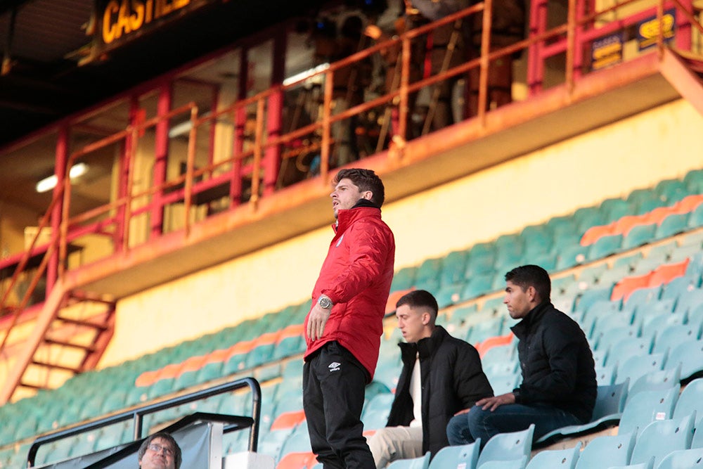 El Salamanca UDS cae con el Pontevedra y pasará las Navidades en puesto de descenso a Tercera RFEF (1-2)