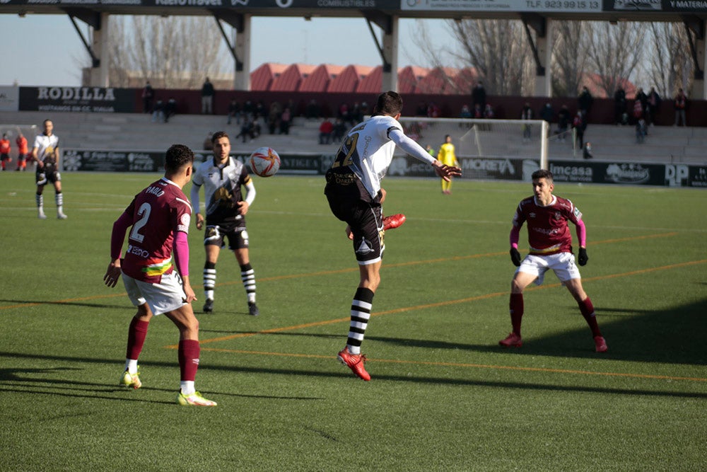 Unionistas vence a la potente UD Logroñés para romper su racha de más dos meses sin ganar en la liga y se va cuarto del grupo al parón