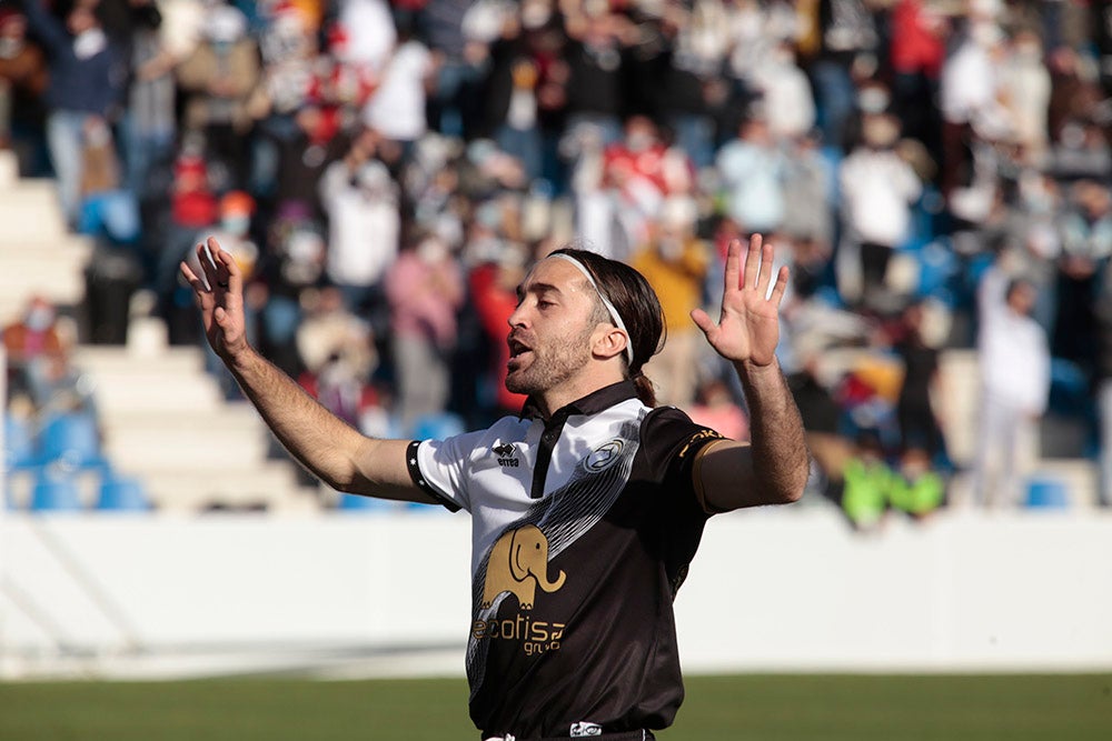 Unionistas vence a la potente UD Logroñés para romper su racha de más dos meses sin ganar en la liga y se va cuarto del grupo al parón