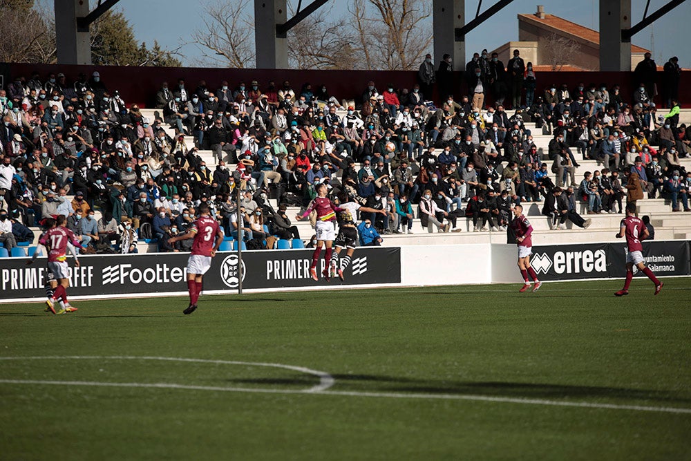 Unionistas vence a la potente UD Logroñés para romper su racha de más dos meses sin ganar en la liga y se va cuarto del grupo al parón