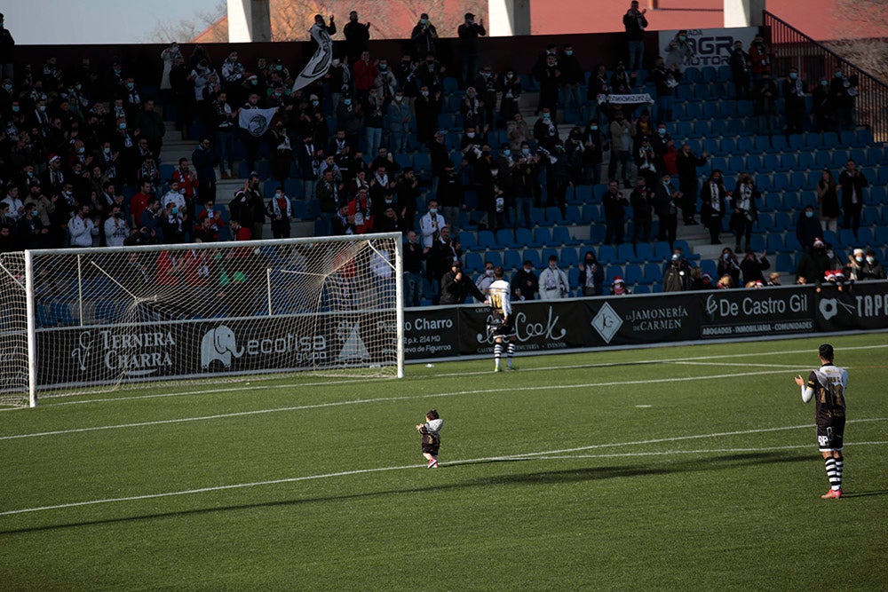 Unionistas vence a la potente UD Logroñés para romper su racha de más dos meses sin ganar en la liga y se va cuarto del grupo al parón