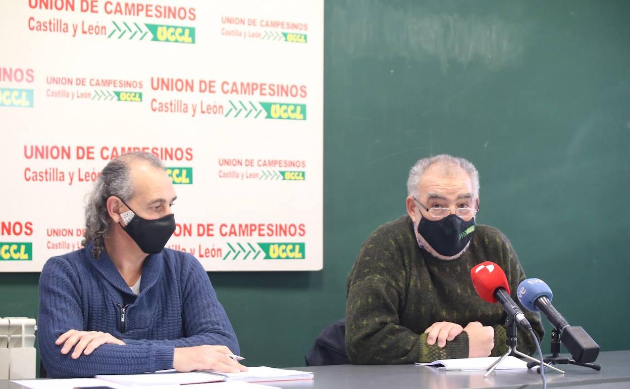 Jesús Manuel González Palacín y Valentín García durante la rueda de prensa que la que la organización ha hecho balance. 