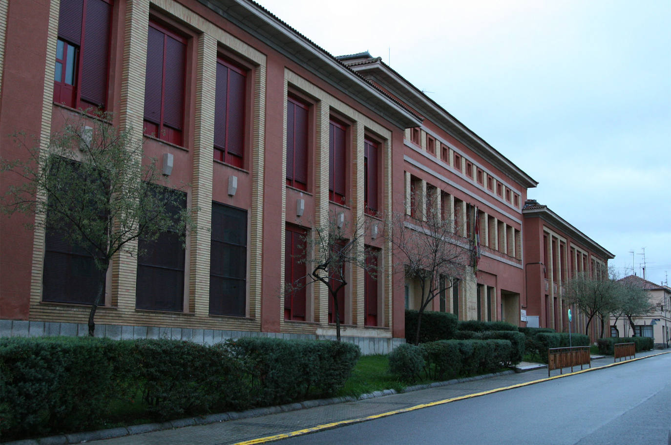 Fachada del colegio Peñascal de Segovia capital.