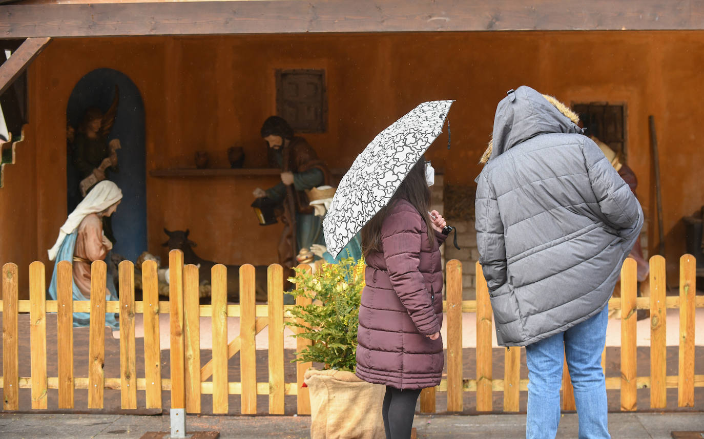 Fotos: La lluvia desluce el ambiente navideño en Valladolid