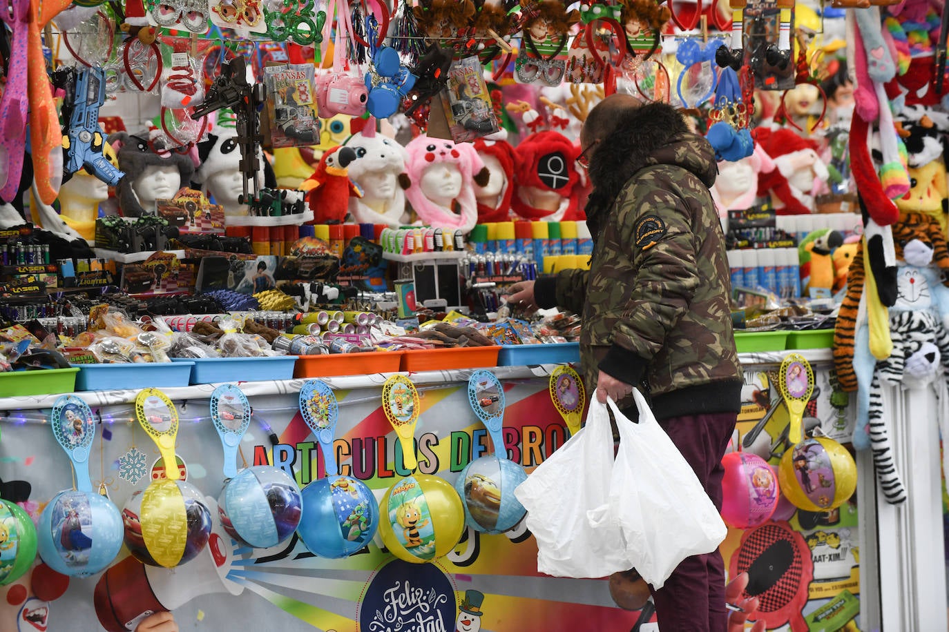 Fotos: La lluvia desluce el ambiente navideño en Valladolid