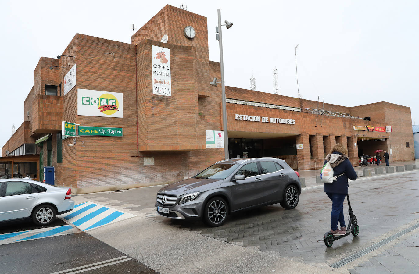 Fachada de la Estación de Autobuses de Palencia. 