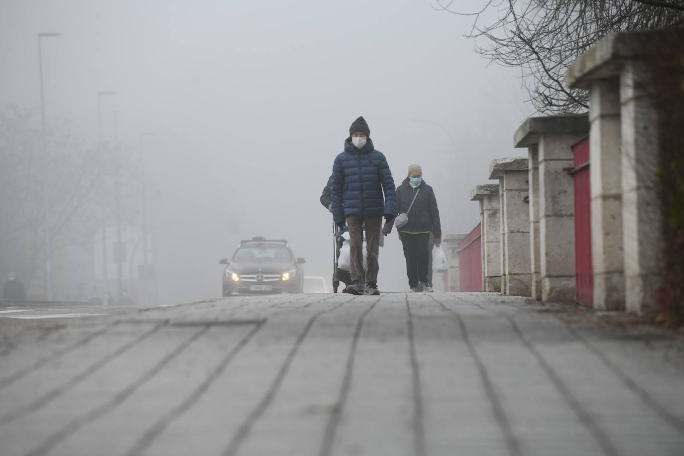 Fotos: La ciudad de Valladolid despede el año con niebla