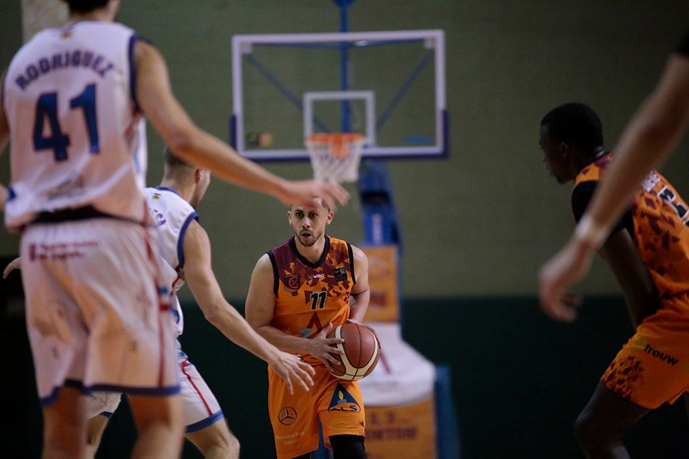 El colista Aquimisa vuelve a tirar otro partido que tenía 'ganado' en el ultimo cuarto (74-77)