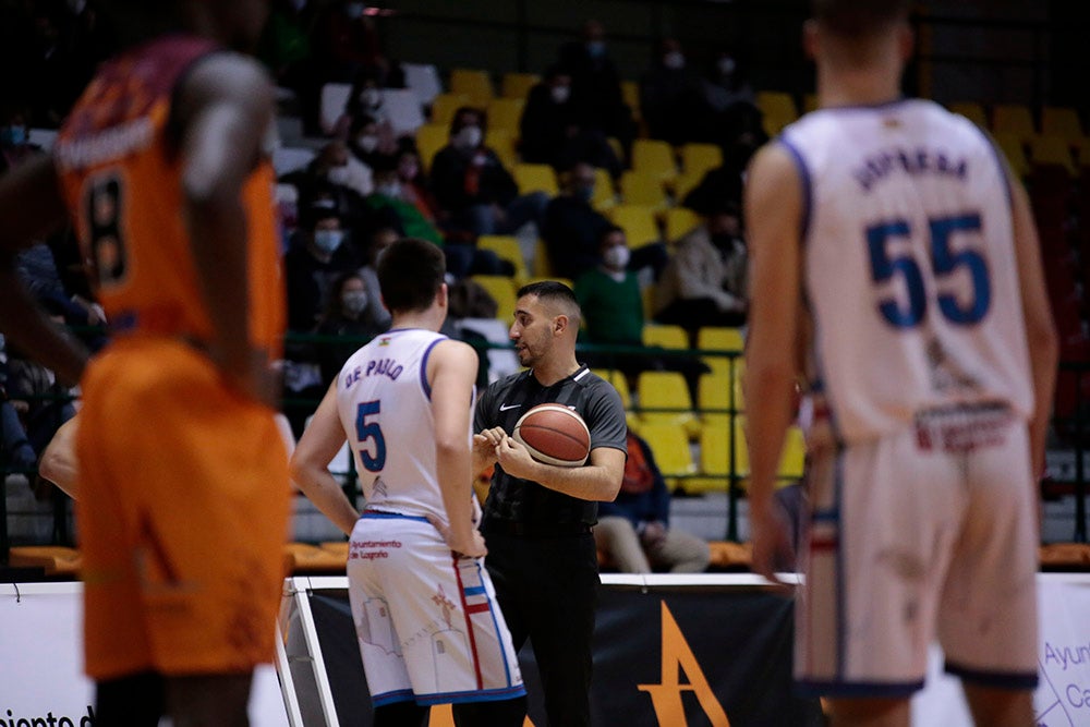 El colista Aquimisa vuelve a tirar otro partido que tenía 'ganado' en el ultimo cuarto (74-77)