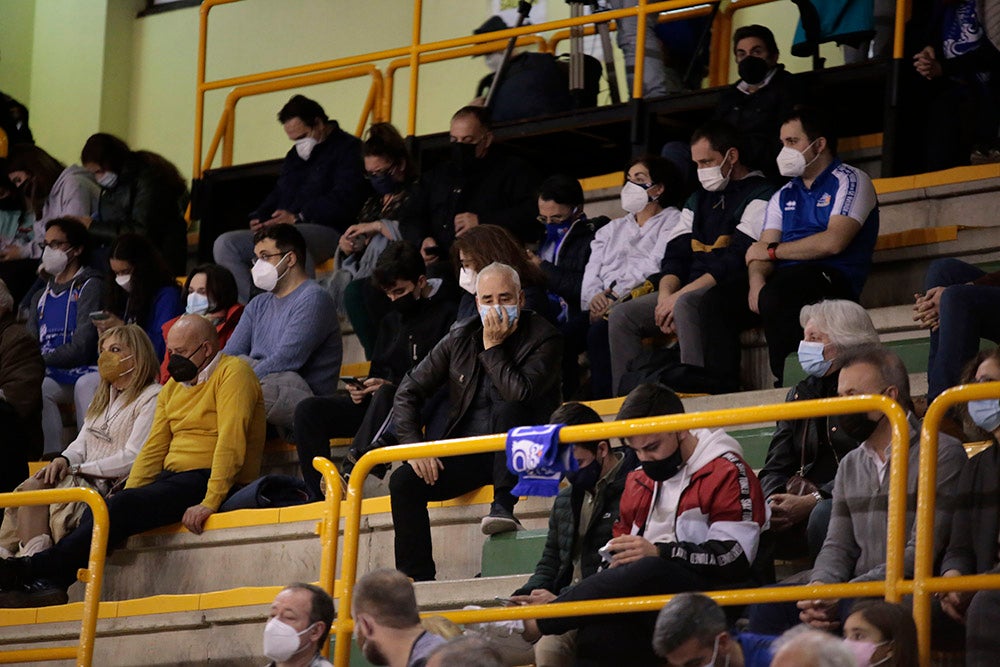 Las fechas festivas y la situación sanitaria dieron lugar a un Würzburg con muchos huecos en las gradas para despedir el año con victoria