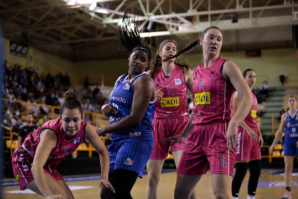 El CB Avenida se va líder en solitario al 2022 (85-62)