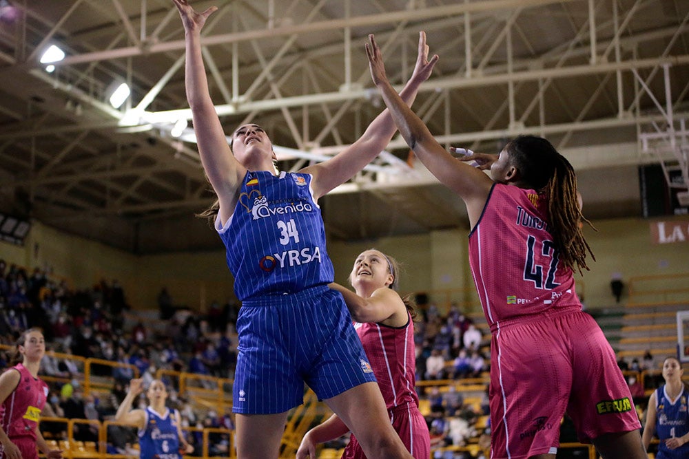 El CB Avenida se va líder en solitario al 2022 (85-62)