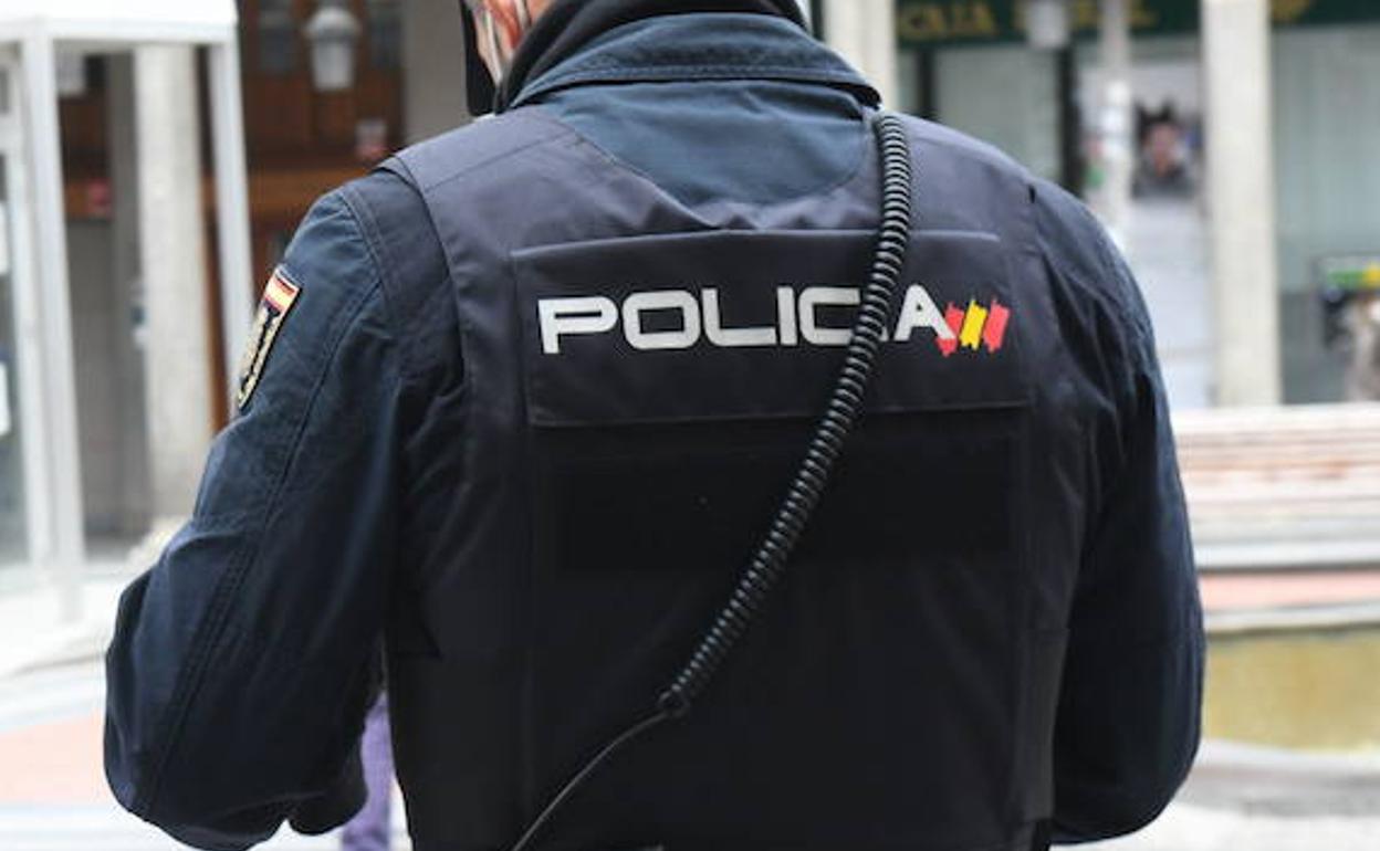 Un agente del Cuerpo Nacional de Policía, en una imagen de archivo. 
