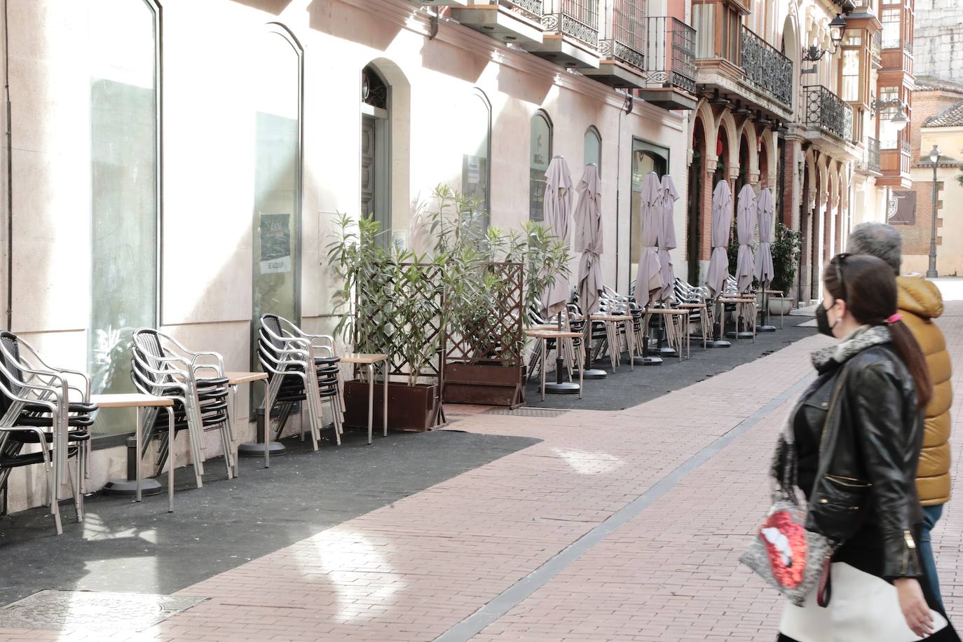 Fotos: Valladolid estrena el año con paseos y pocas consumiciones en las terrazas