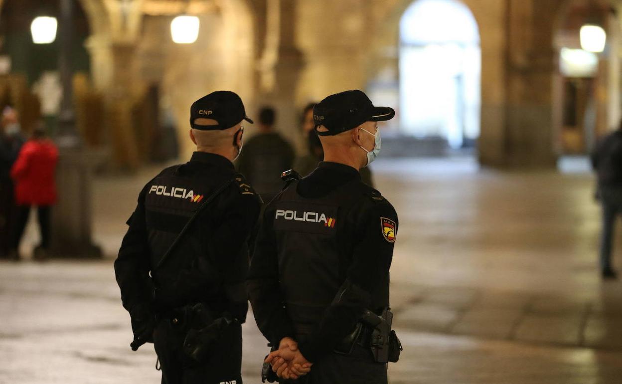 Agentes de policía en Salamanca.