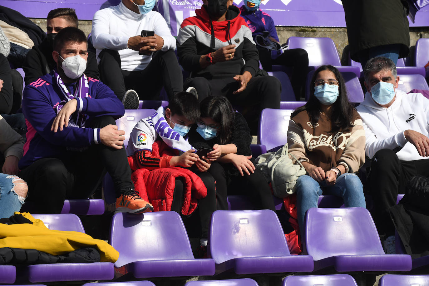 Fotos: Búscate en la grada del Real Valladolid-Leganés (3/4)