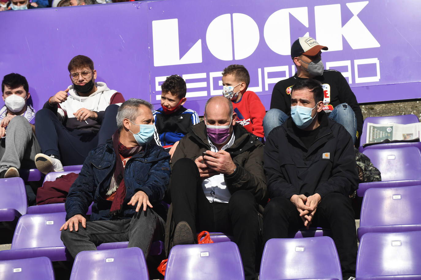 Fotos: Búscate en la grada del Real Valladolid-Leganés (3/4)