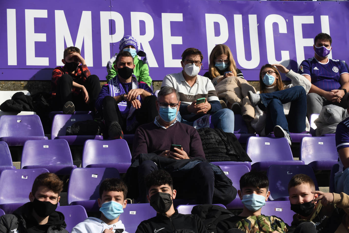 Fotos: Búscate en la grada del Real Valladolid-Leganés (4/4)