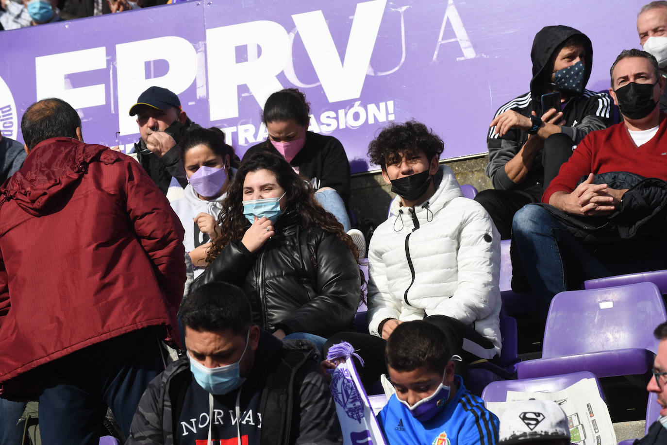 Fotos: Búscate en la grada del Real Valladolid-Leganés (3/4)