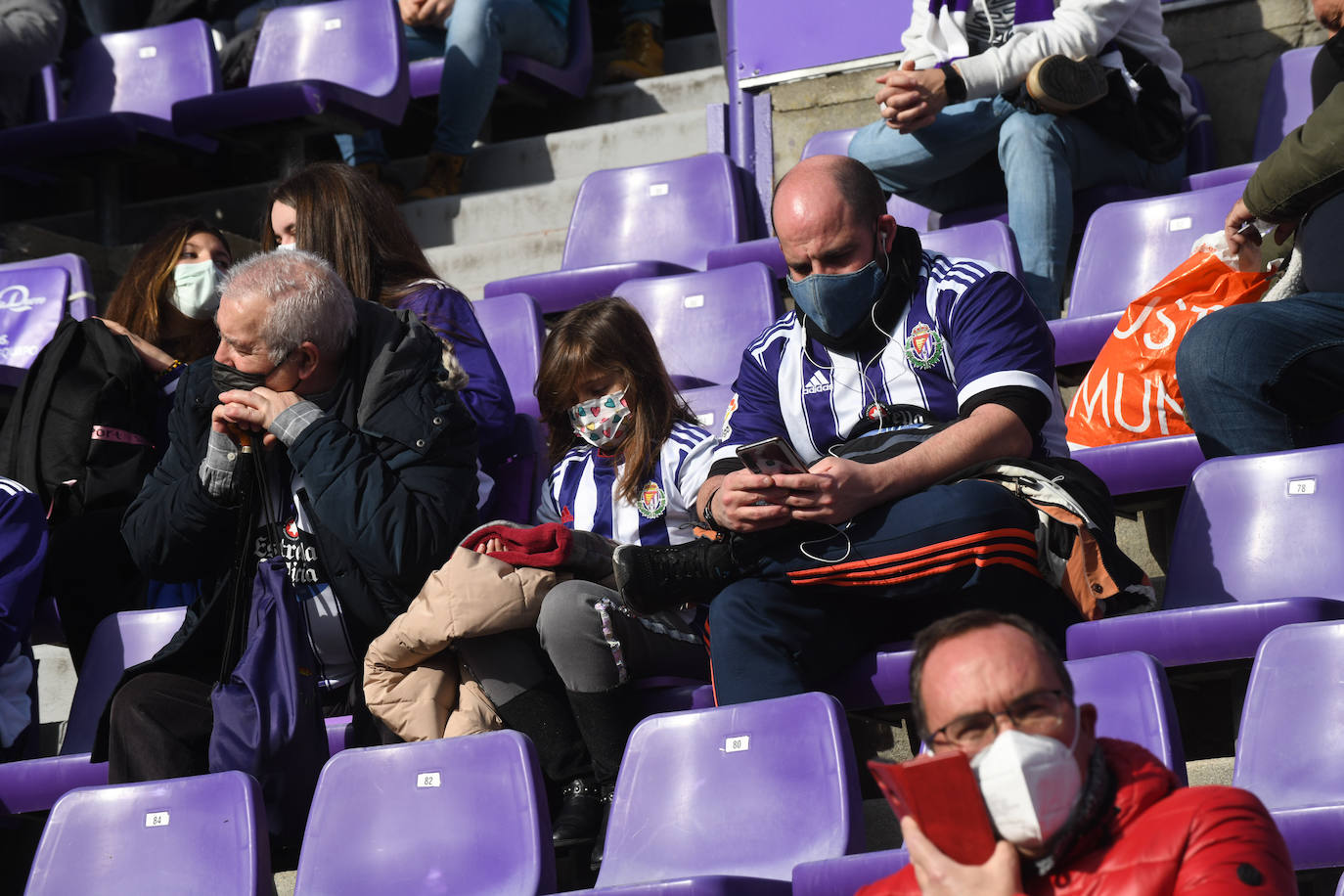 Fotos: Búscate en la grada del Real Valladolid-Leganés (3/4)