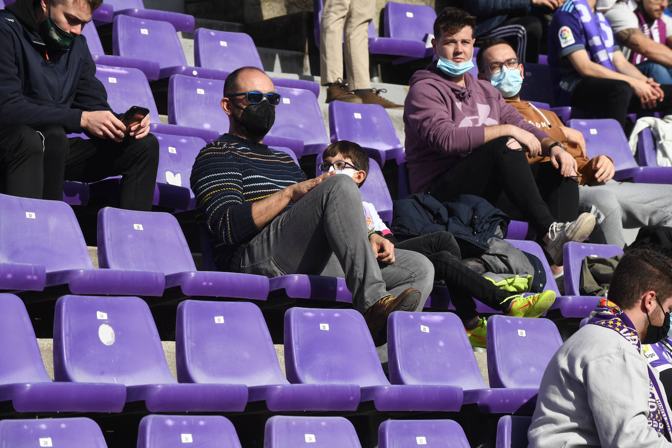Fotos: Búscate en la grada del Real Valladolid-Leganés (3/4)