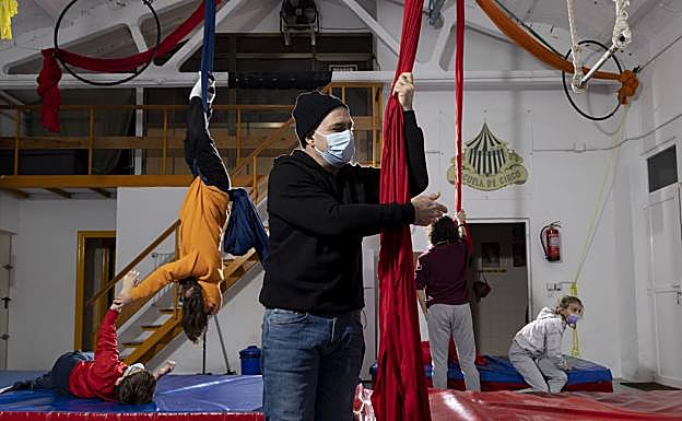 La Escuela de Circo, en el camino del Cementerio. 