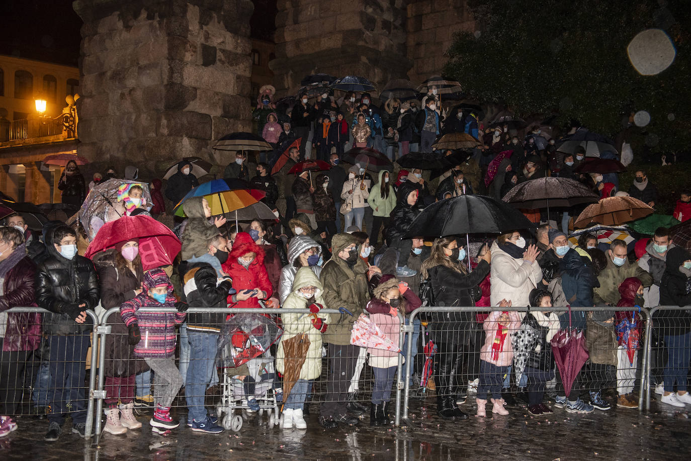 Los Reyes Magos, a su paso por Segovia.