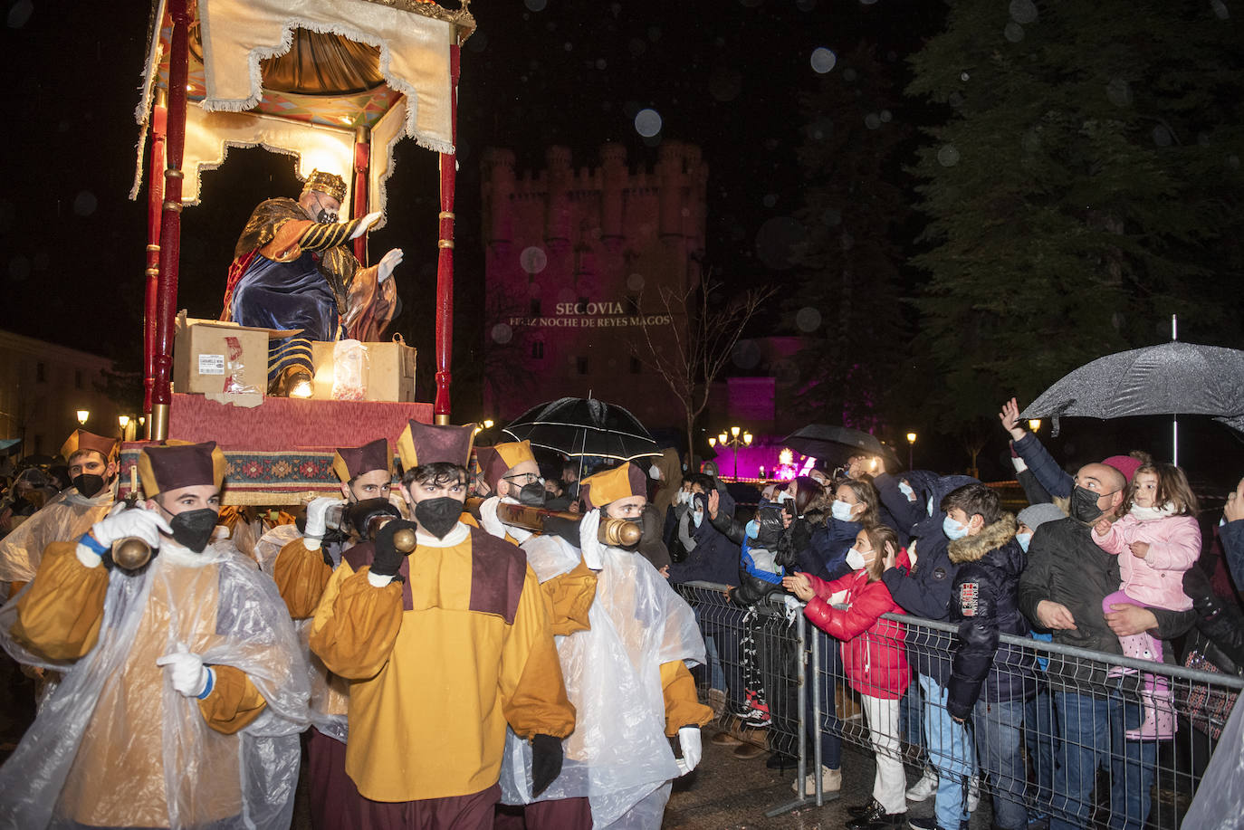 Los Reyes Magos, a su paso por Segovia.