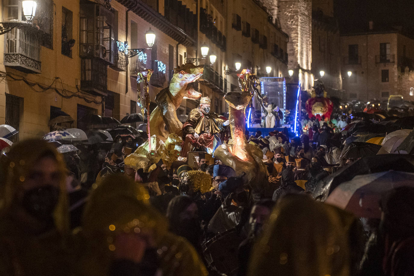 Los Reyes Magos, a su paso por Segovia.