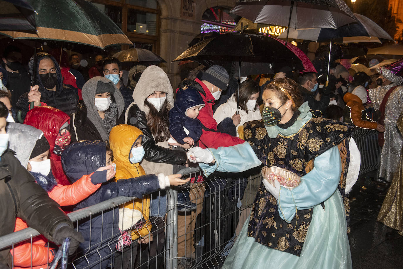 Los Reyes Magos, a su paso por Segovia.