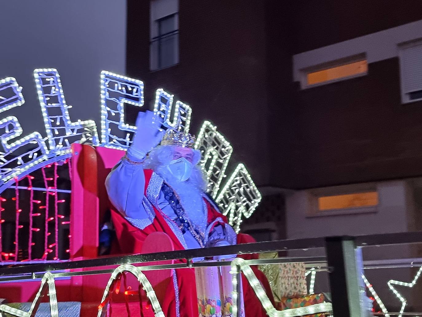 Fotos: Los Magos de Oriente iluminan Villamuriel