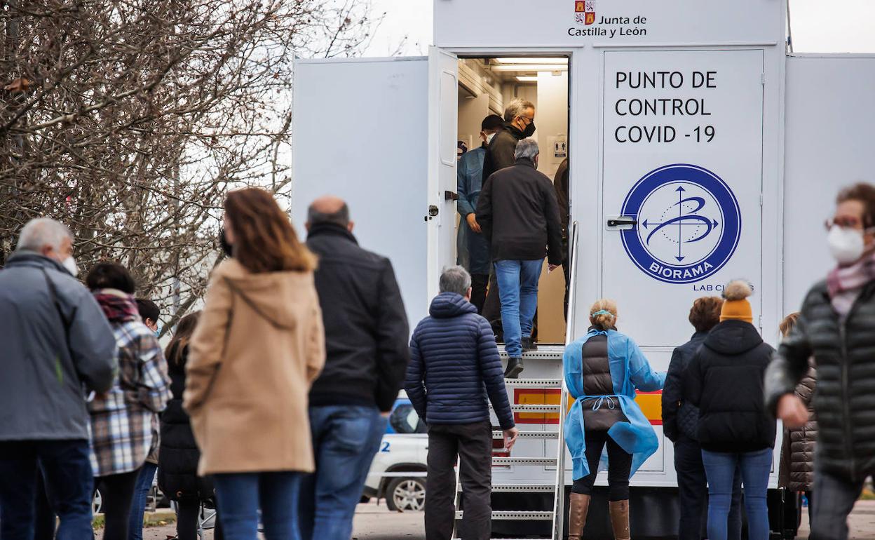 Campaña de test de antígenos para diagnóstico de covid en una unidad móvil en Ciudad Rodrigo. J. Vicente-ical