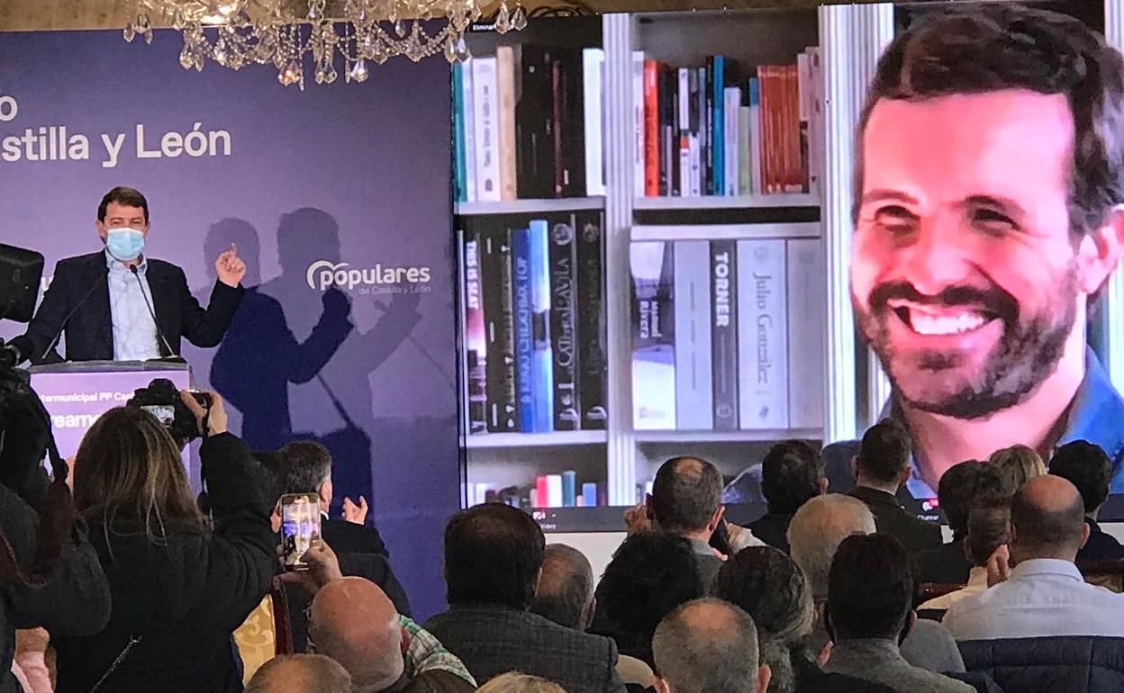 Mañueco y Casado durante la Convención Intermunicipal del PPCyL. 