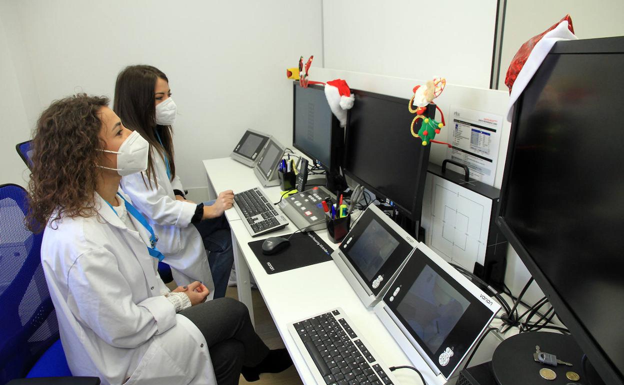 Equipo de la unidad de Radioterapia instalado en el Hospital de la Misericordia de Segovia. 