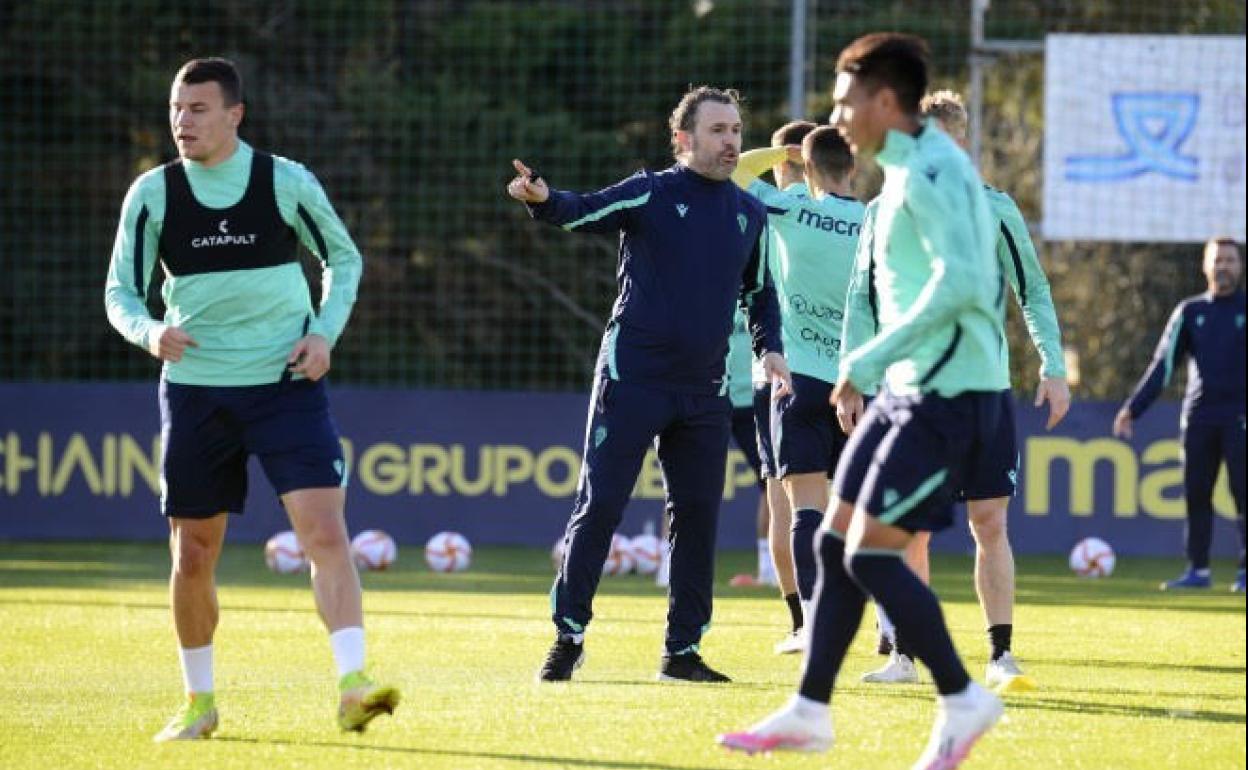 Sergio González, en su primera sesión de entrenamiento con la plantilla del Cádiz. 