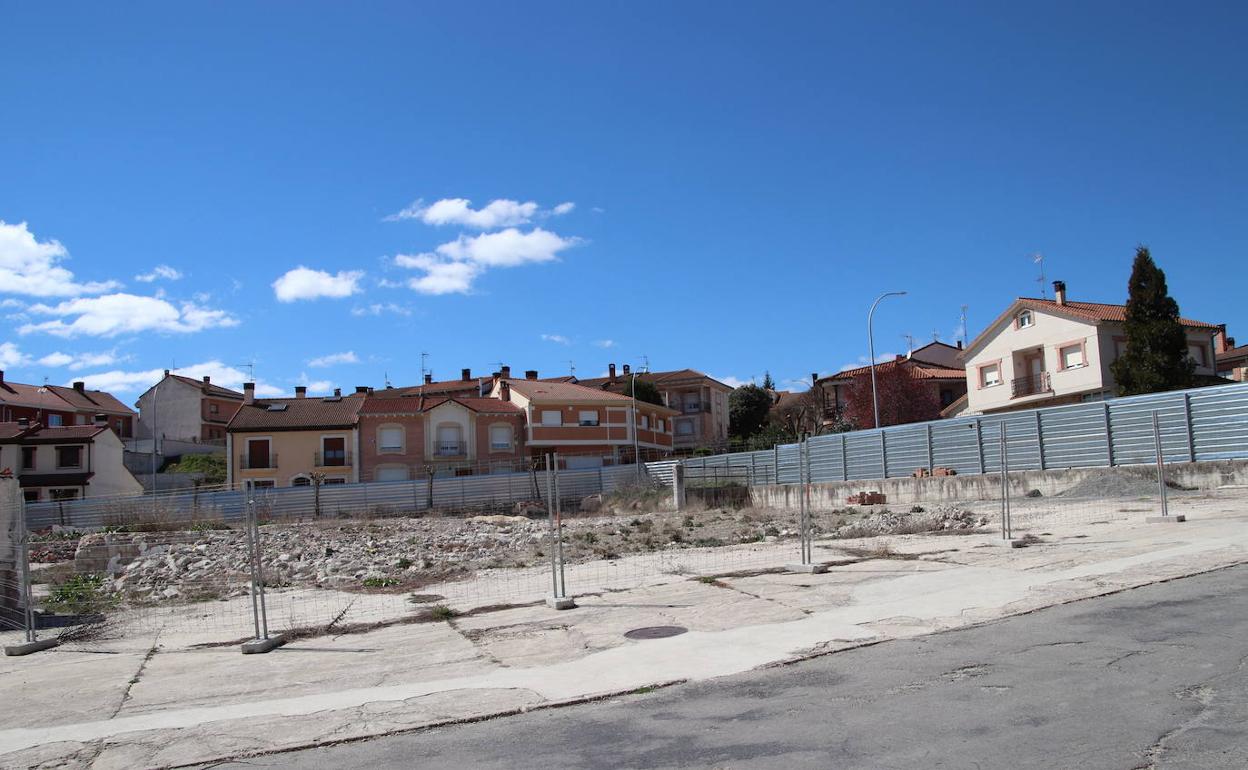 Solar en el que se construirá el futuro centro de salud de Cuéllar.